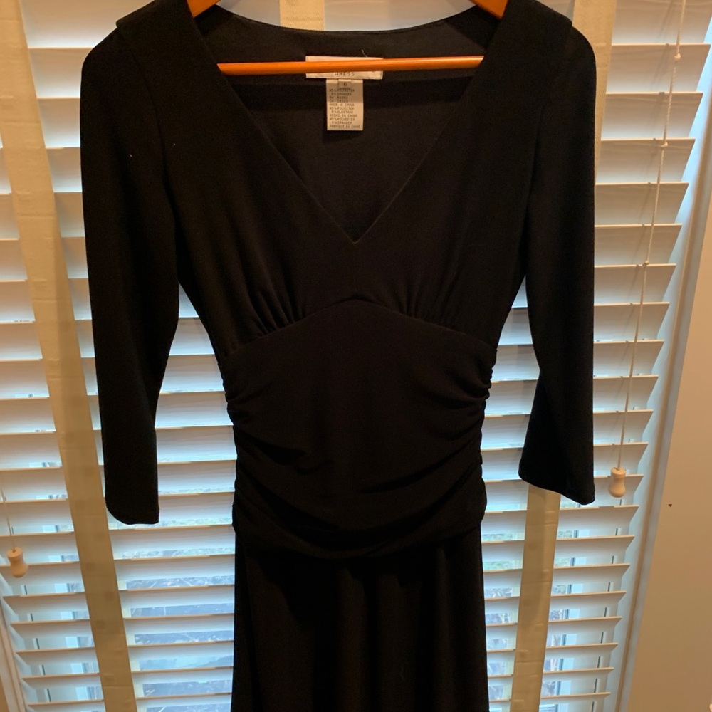 Well fitting V-neck black dress